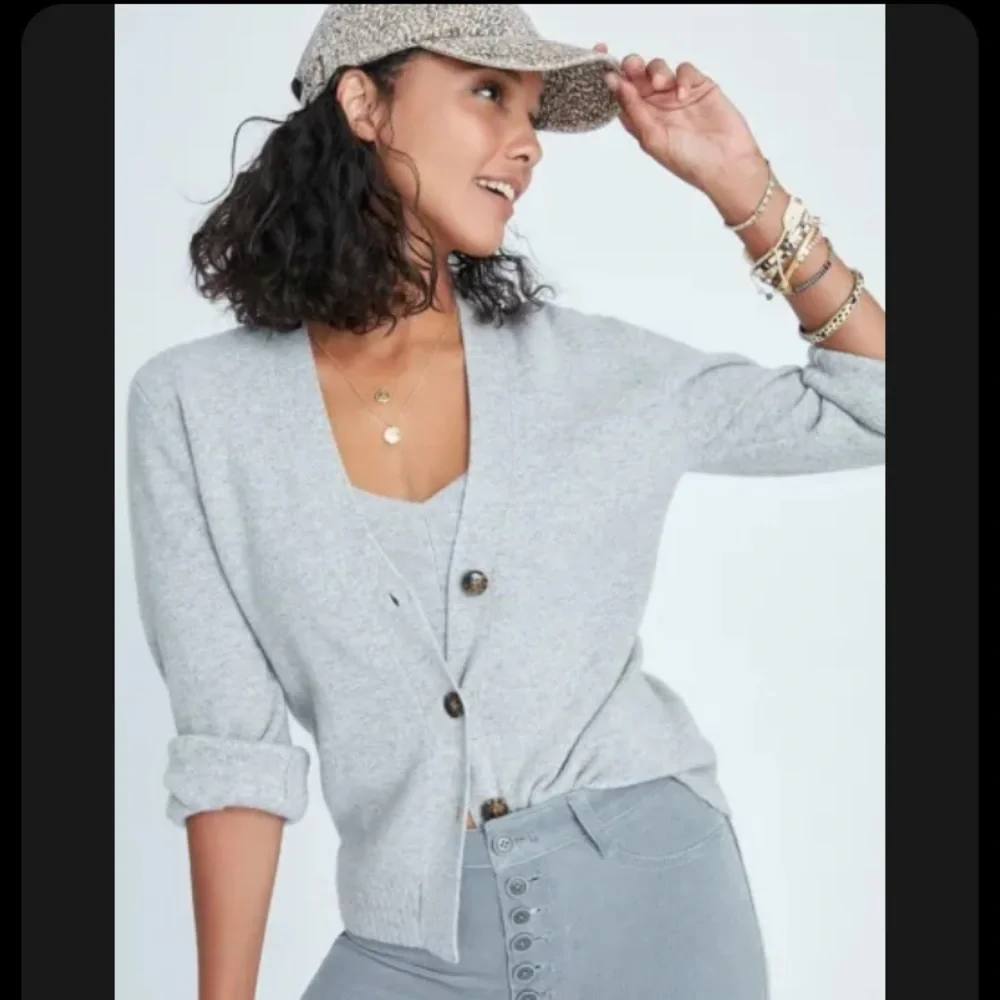 ๐ฒ๐ Maeve by Anthropologie Cashmere Collection Essa Grey Button Down Cardigan - Picture 1 of 15